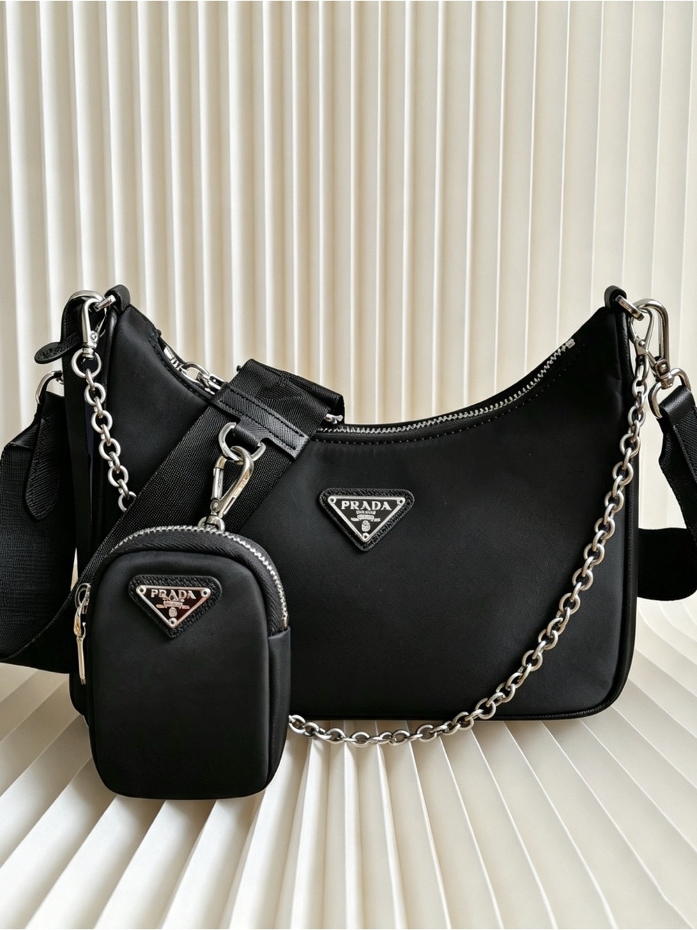 🖤Prada Re-Edition 2005 Nylon Hobo Bag With Mini Pouch